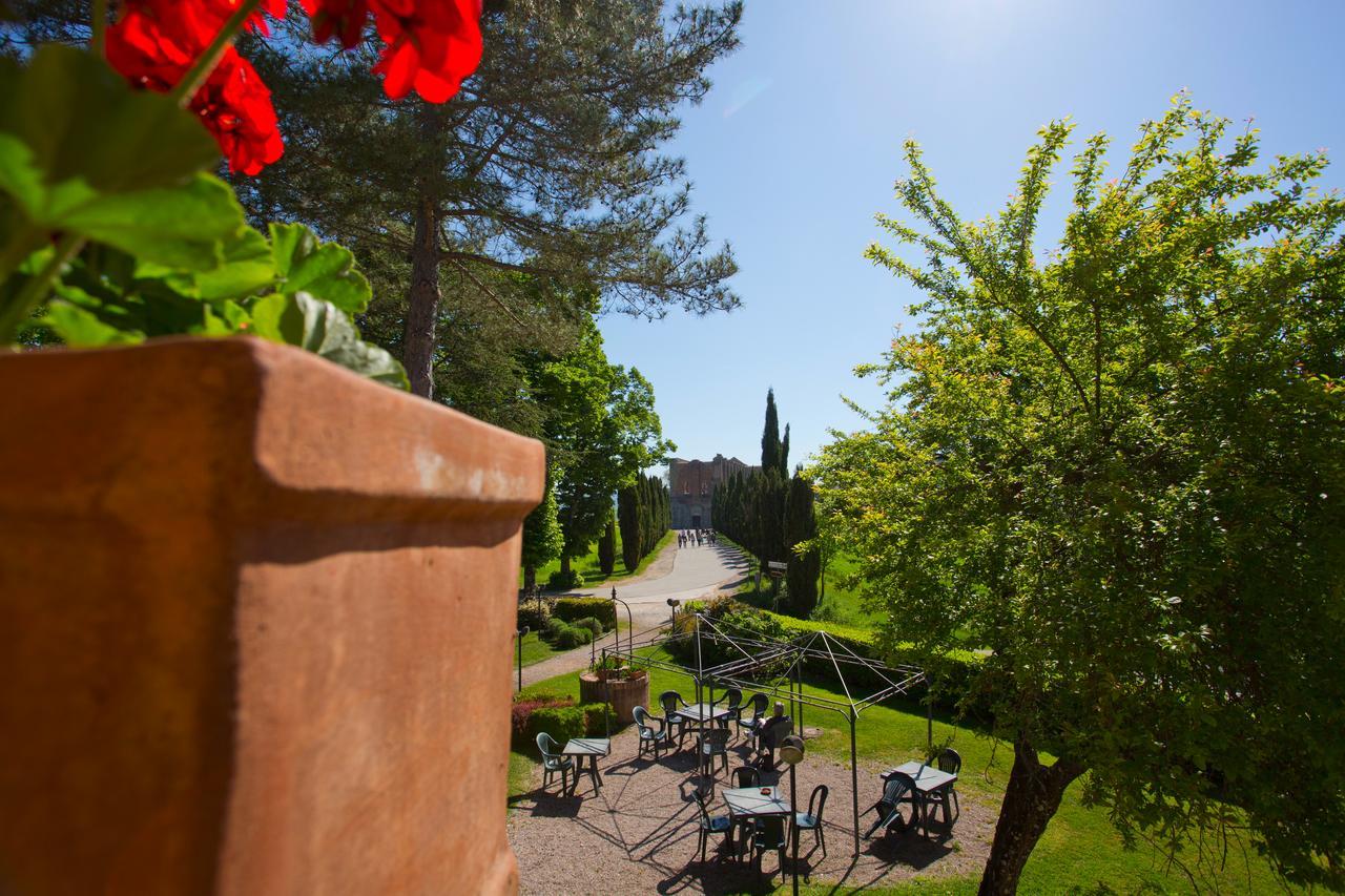 Casale San Galgano Aparthotel Chiusdino Exterior photo