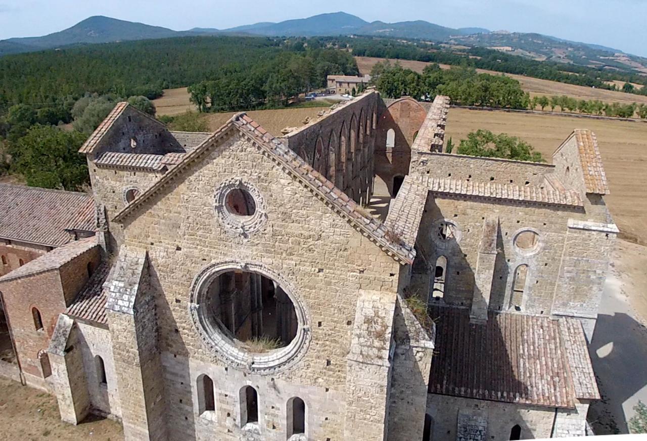 Casale San Galgano Aparthotel Chiusdino Exterior photo
